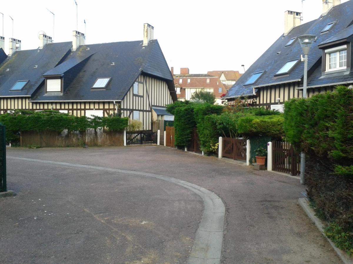 Cottage Duplex Villers Sur Mer 150 M De La Plage Exterior photo